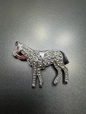 Vintage Staybrite Horse Pin with Red Accents #234UB